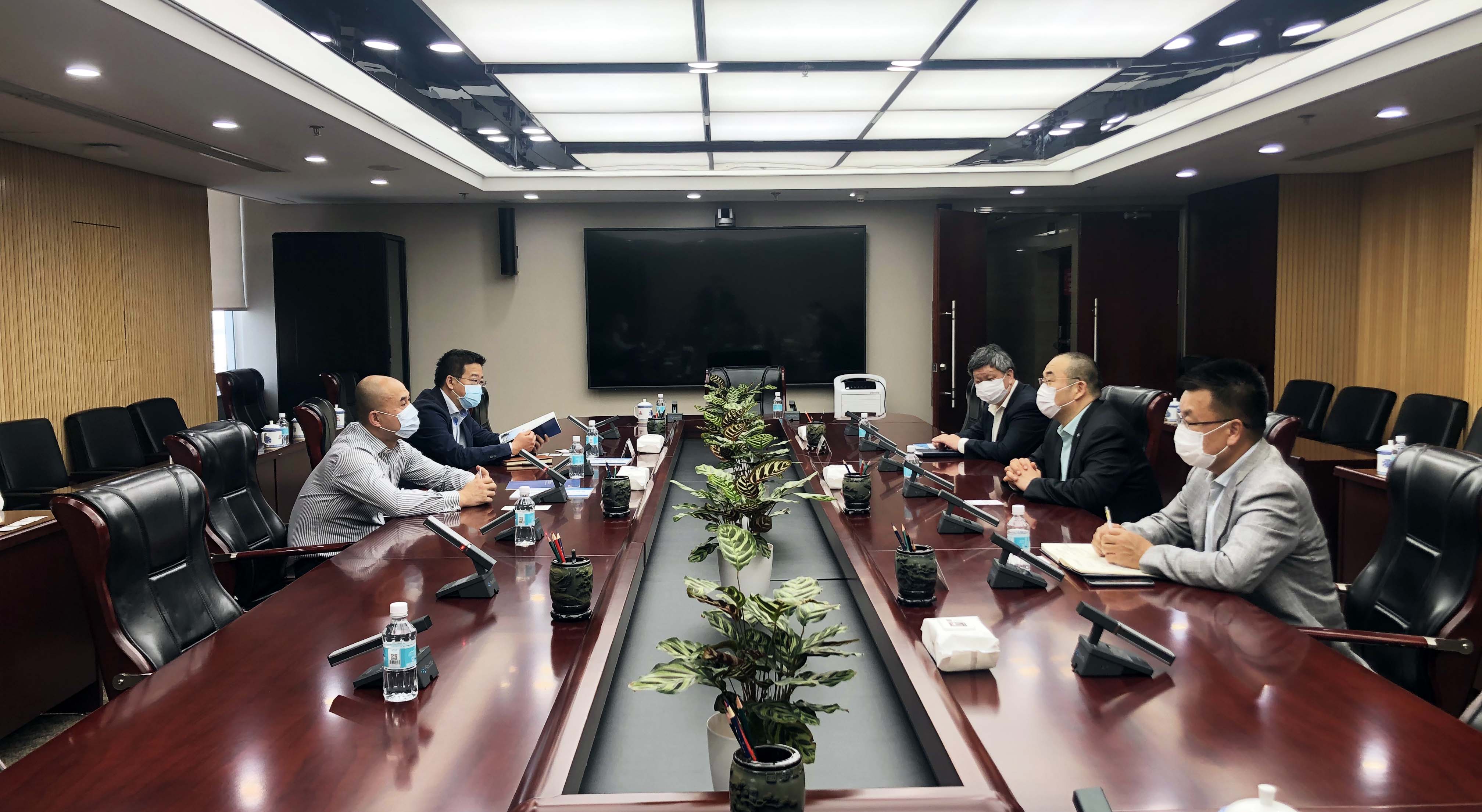 资产公司党委书记、总经理李仰景会见中国华融党委委员、副总裁徐勇力